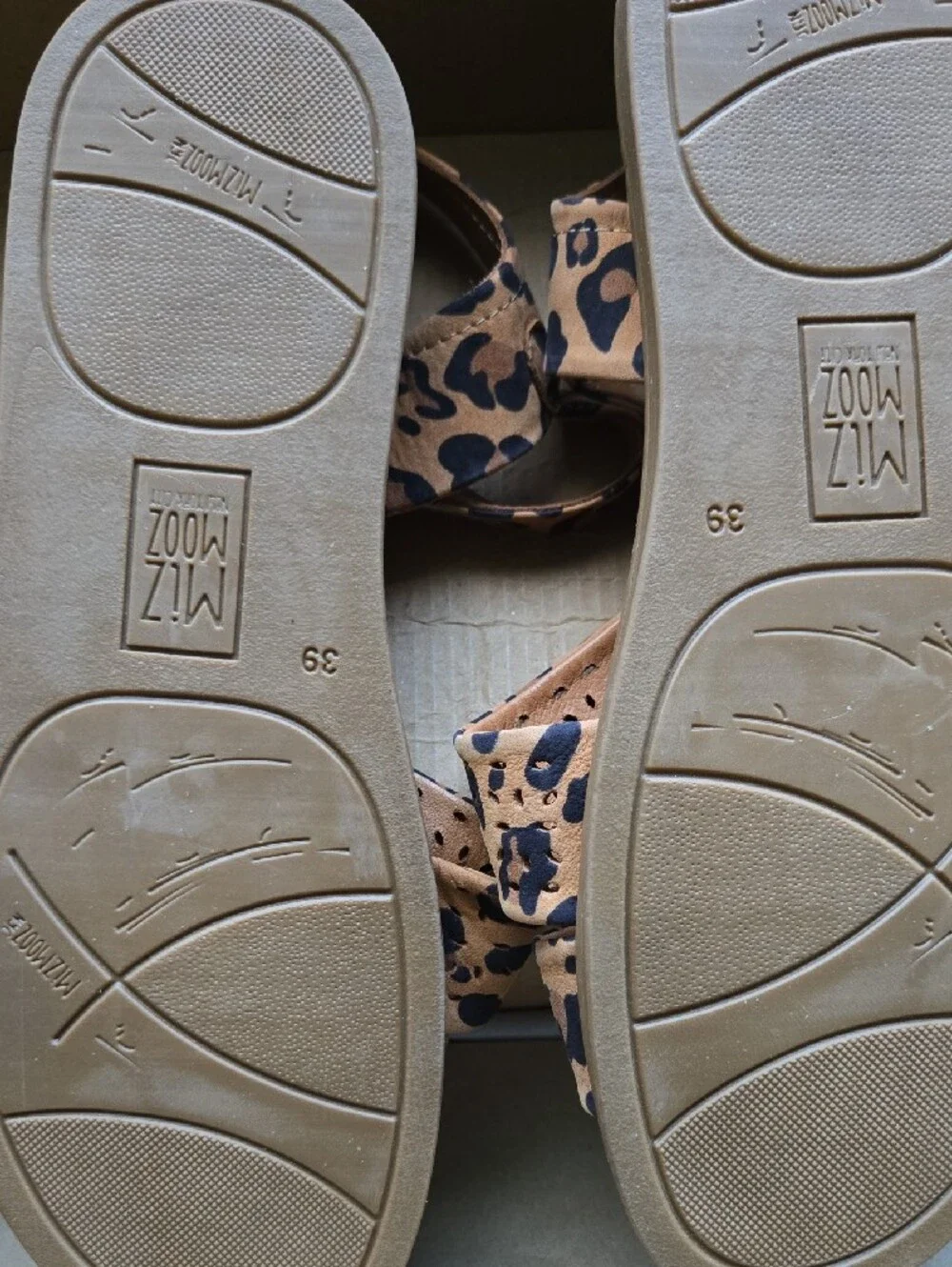 Miz Mooz Tan Leopard Print Strappy Sandals Size 39(8.5)